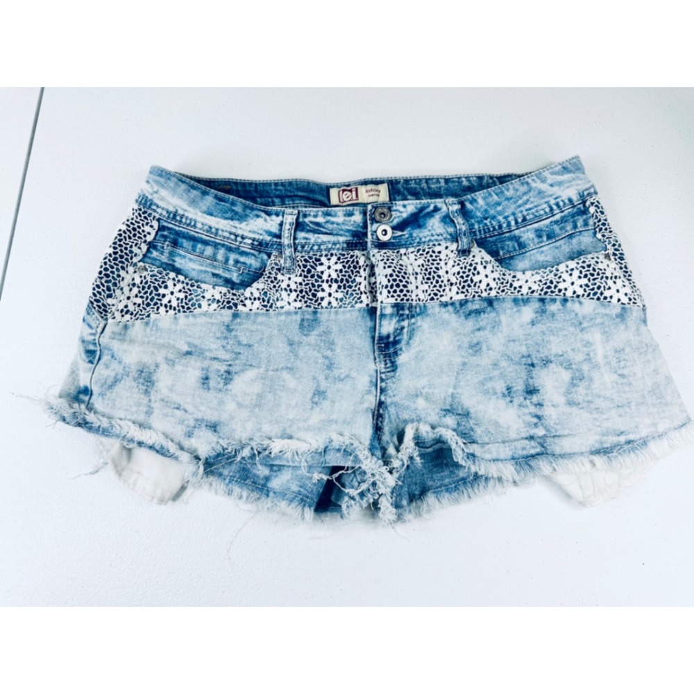 L.E.I. Denim Shorts Women 13 Blue Excellent Acid Wash Crochet Lace Low Rise Y2K